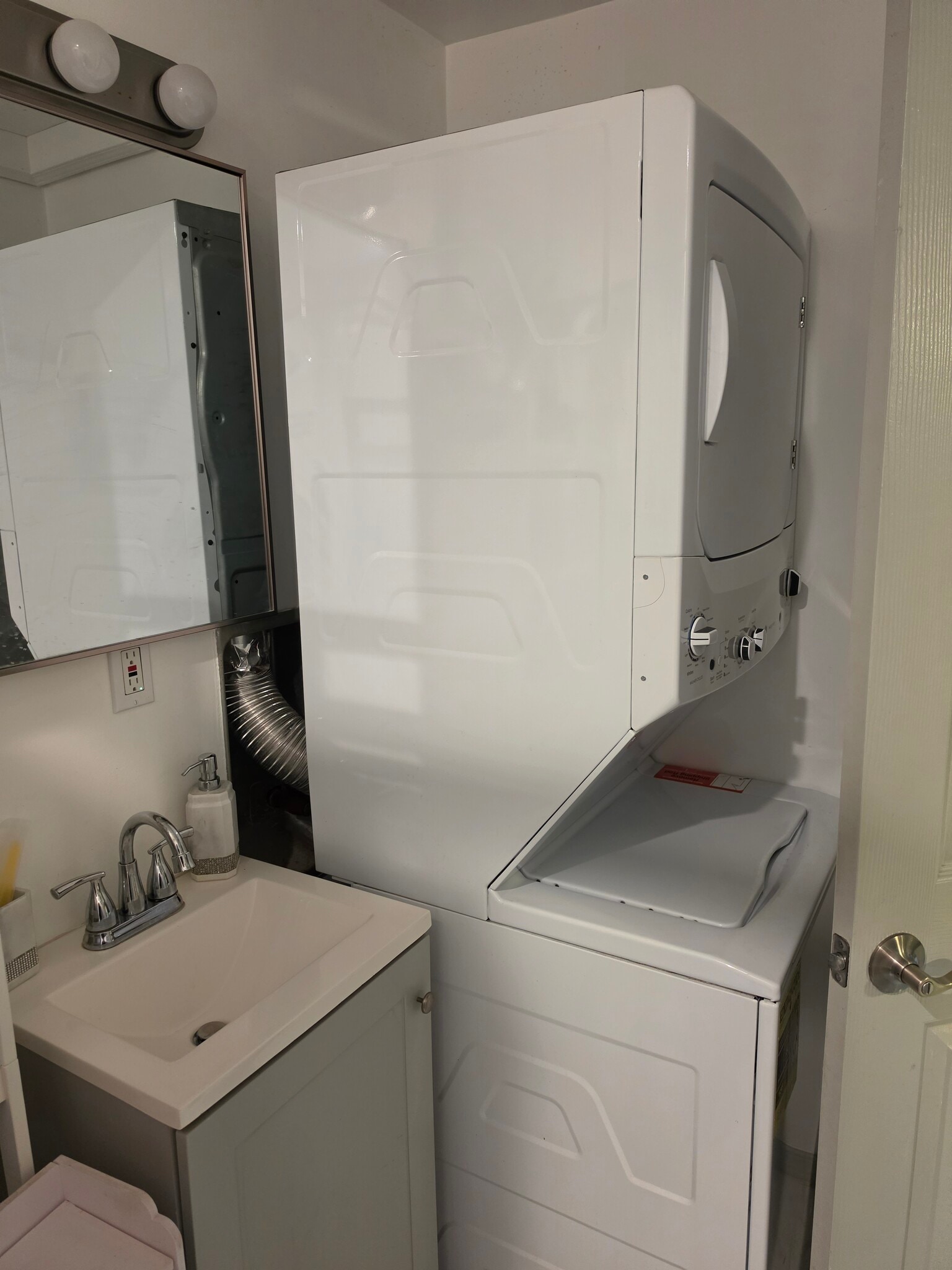 Bathroom - 124 E 135th St