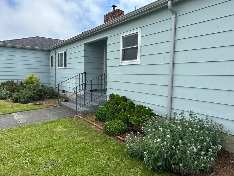 Building Photo - 1906 15th St