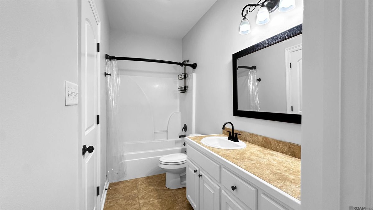 Building Photo - 10816 Field Pointe Dr