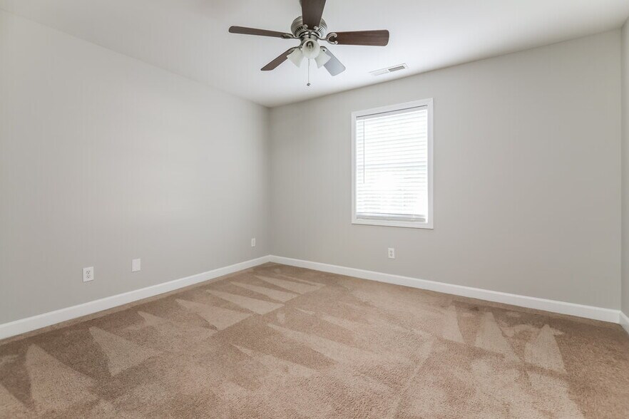 Building Photo - 1214 Braemar Highland Dr