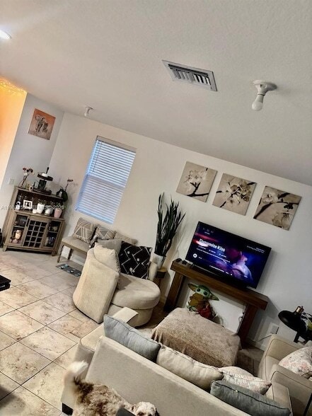 Building Photo - 4002 NW 11 Dr