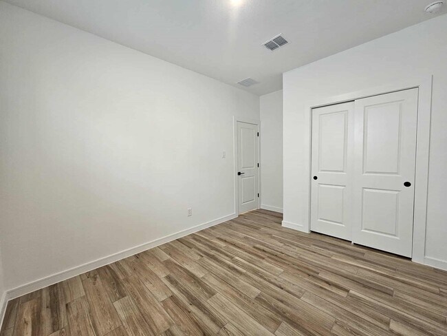 Building Photo - 8419 Tranquil Bay Ct