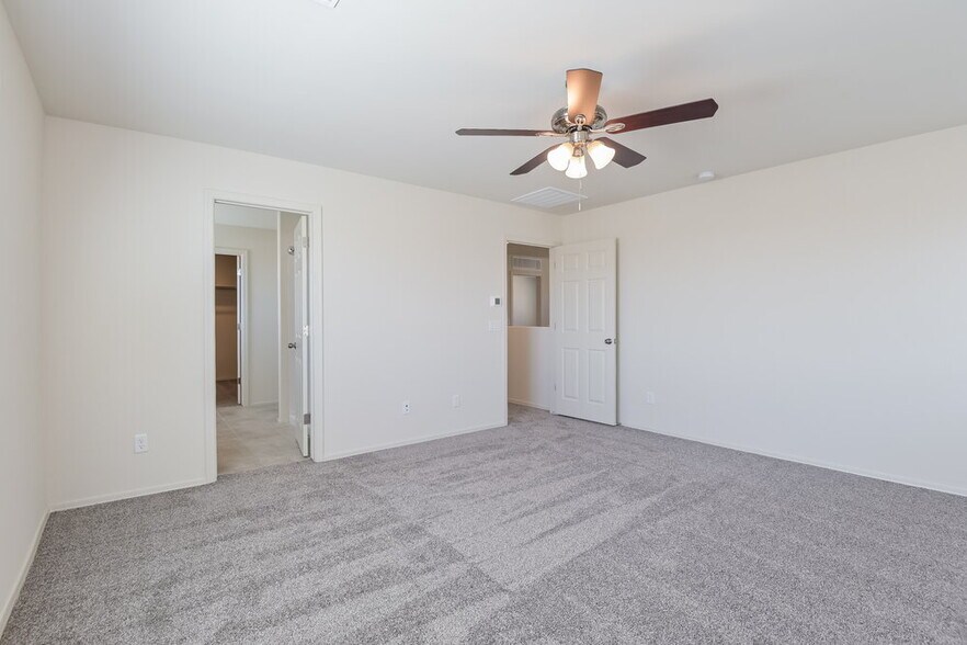 Building Photo - 6674 E Camino Estarna