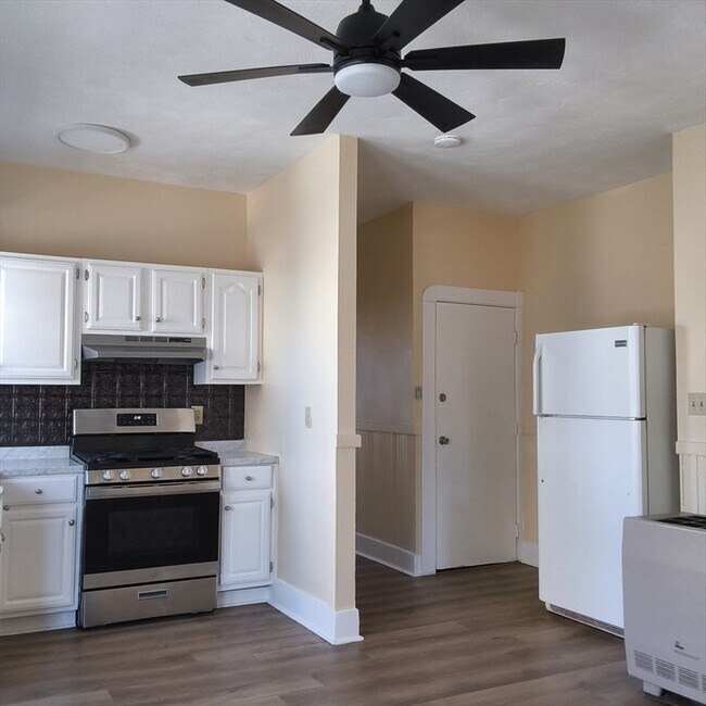 Building Photo - 98 County St