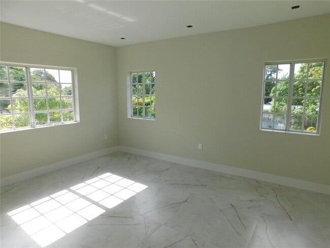 Building Photo - 1851 NW 32nd Ave