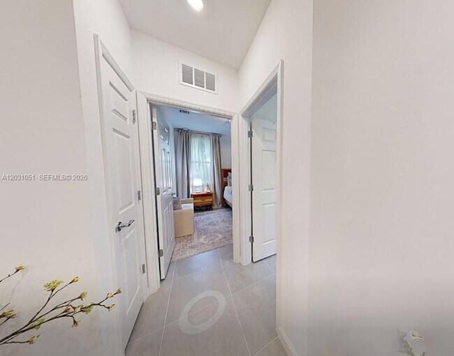 Building Photo - 5710 Mayflower Way