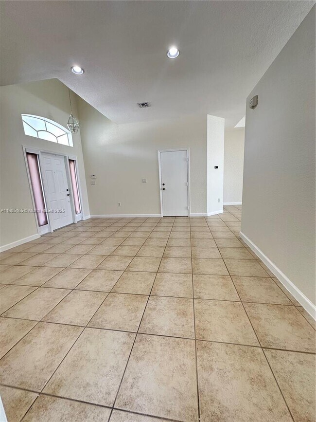 Building Photo - 1365 SW 154th Ct