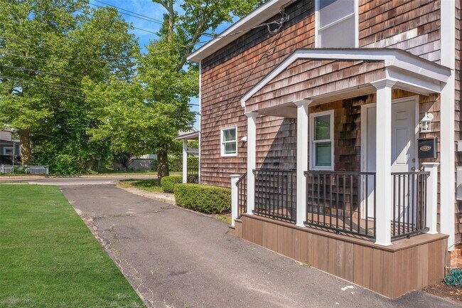 Building Photo - 644 Roanoke Ave