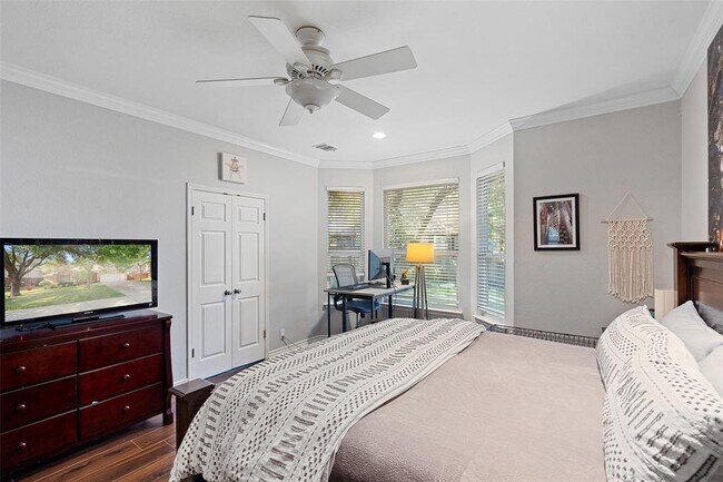 Building Photo - 4129 Travis Country Cir