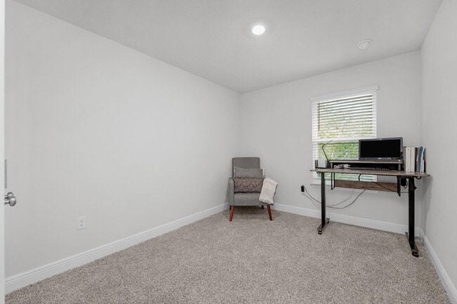 Building Photo - 1026 McLaren Cir