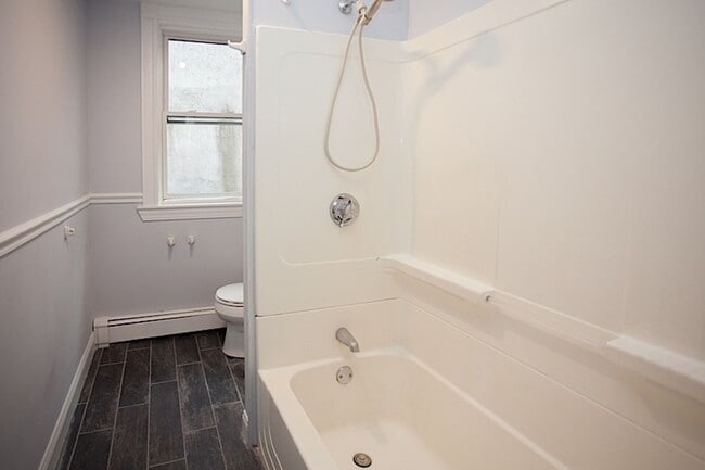 Building Photo - 9/1 No Fee! Renovated 3BR near Central/Kendall/Inman