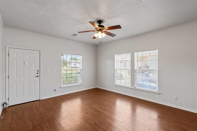 Building Photo - 289 Heatherwood Dr