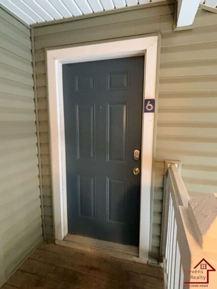 Building Photo - 430 Oriole Dr