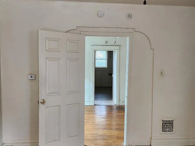 Building Photo - 5216-5218-5218 Von Phul St