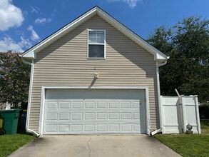 Building Photo - Bluffton Park Garage Apartment For Rent!