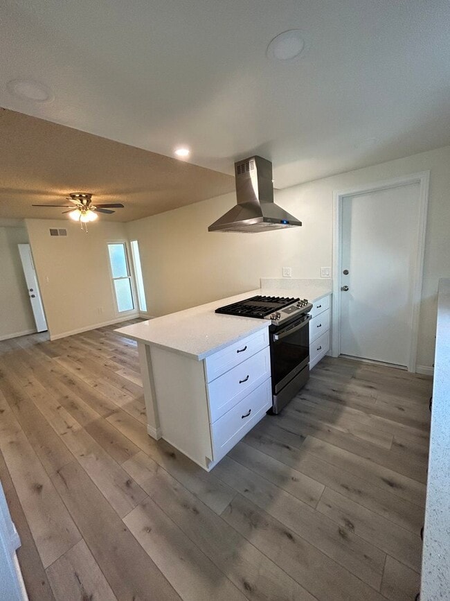 Building Photo - Beautiful Remodeled 3 bedroom 2 bath single family home Chula Vista! Ready for move in 1/17/2026!