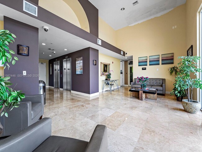 Building Photo - 215 SW 42nd Ave