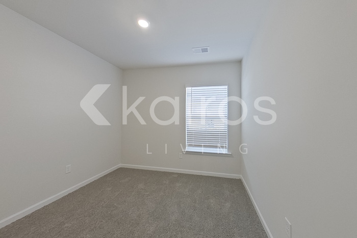 Building Photo - 2129 Banyon Cir