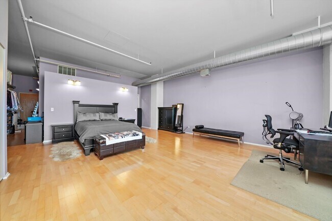 Building Photo - 1530 S State St