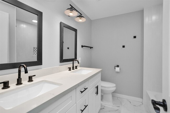 Building Photo - 101 April Point Pl