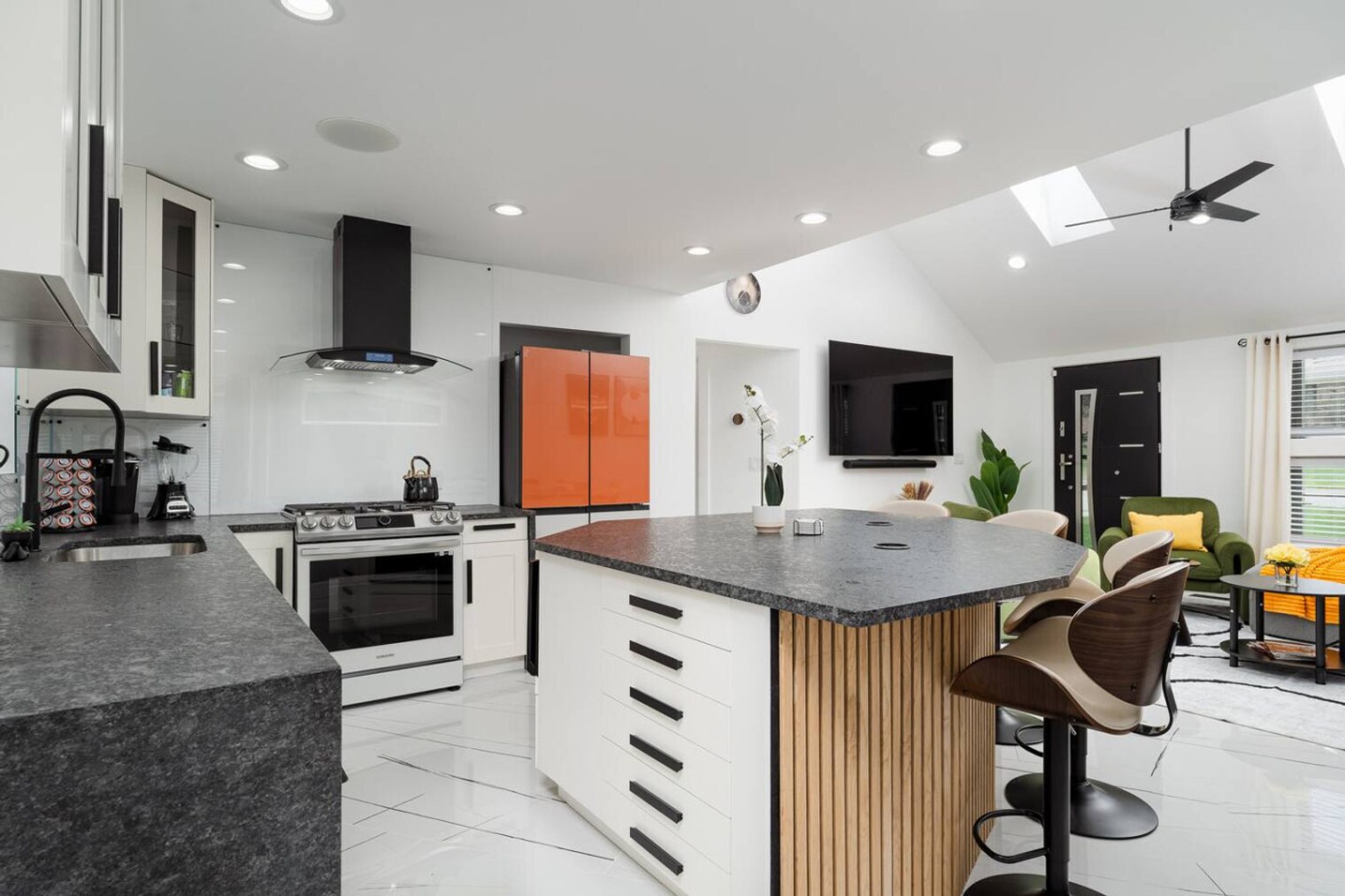 Building Photo - 4016 Eaton Dr