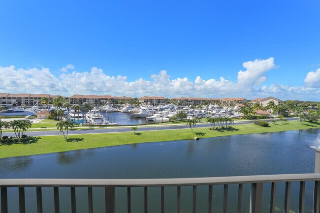 Building Photo - 801 Seafarer Cir