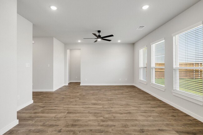 Building Photo - 4045 Clovis St