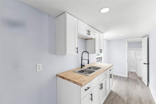 Building Photo - 7032 Avenue P