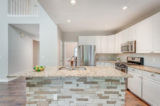 Building Photo - 6515 Fairgreen Dr