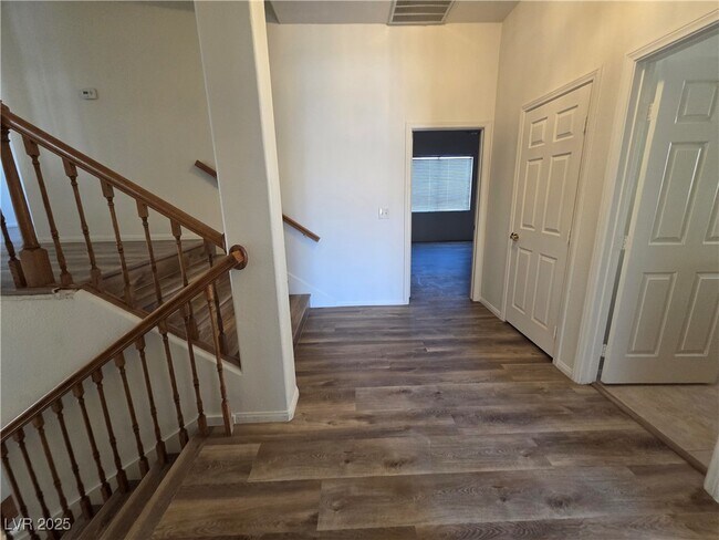 Building Photo - 8204 Tivoli Cove Dr