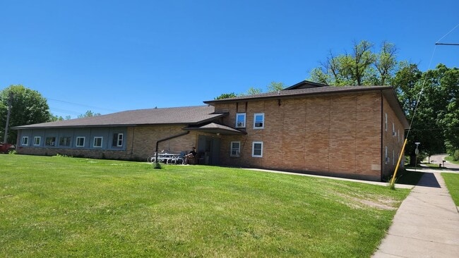 Building Photo - 311 Division St