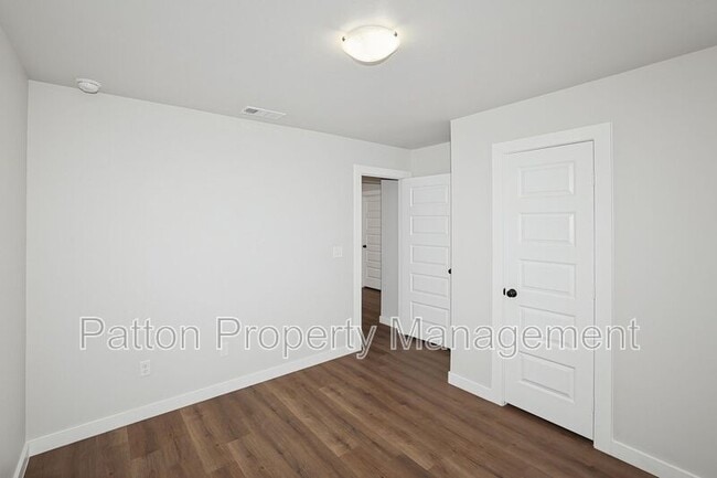 Building Photo - 6651 Athens St