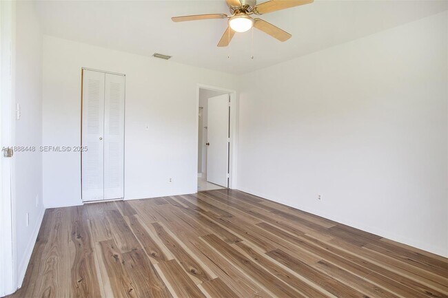 Building Photo - 9431 Boca Cove Cir