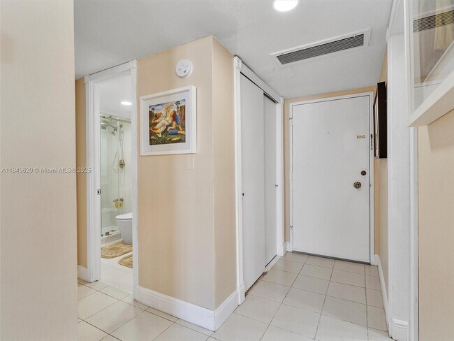 Building Photo - 5555 Collins Ave