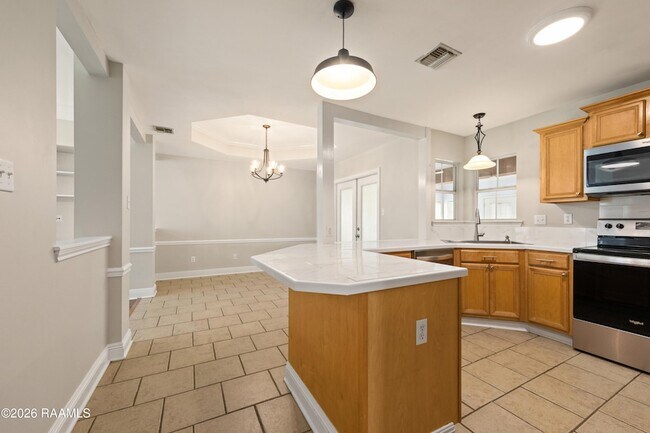 Building Photo - 412 Crest Cir