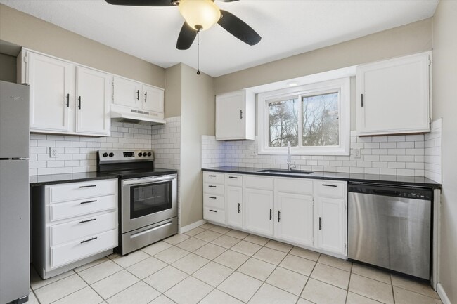 Building Photo - 4916 Crescent Ave