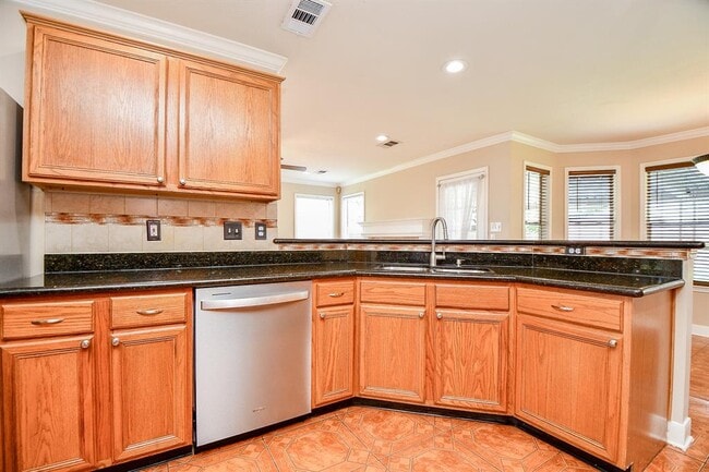 Building Photo - 11707 Turtle Lake Dr