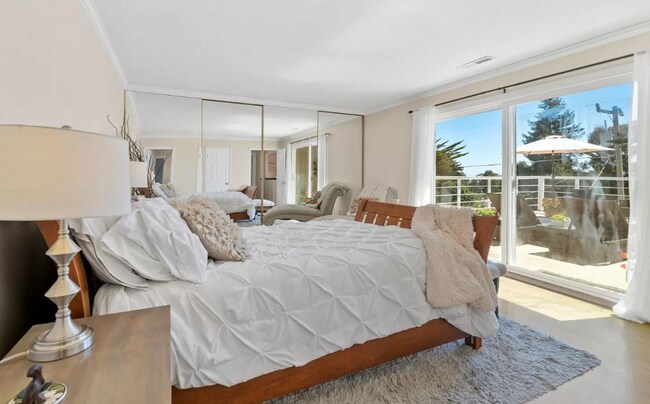Building Photo - Beach House in Rio Del Mar