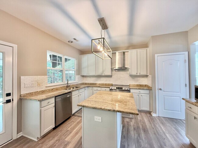 Building Photo - Newly Remodeled 4BD, 2.5BA Raleigh Home wi...