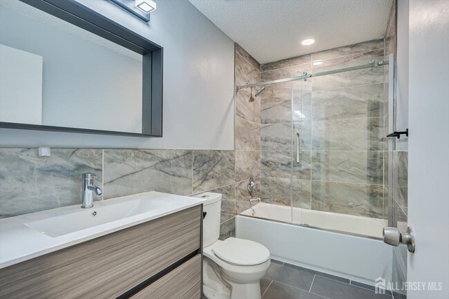 Building Photo - 344 Danbury Ln