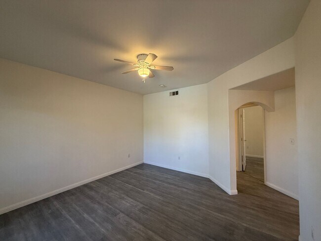 Building Photo - Renovated 2 Bedroom in Summerlin