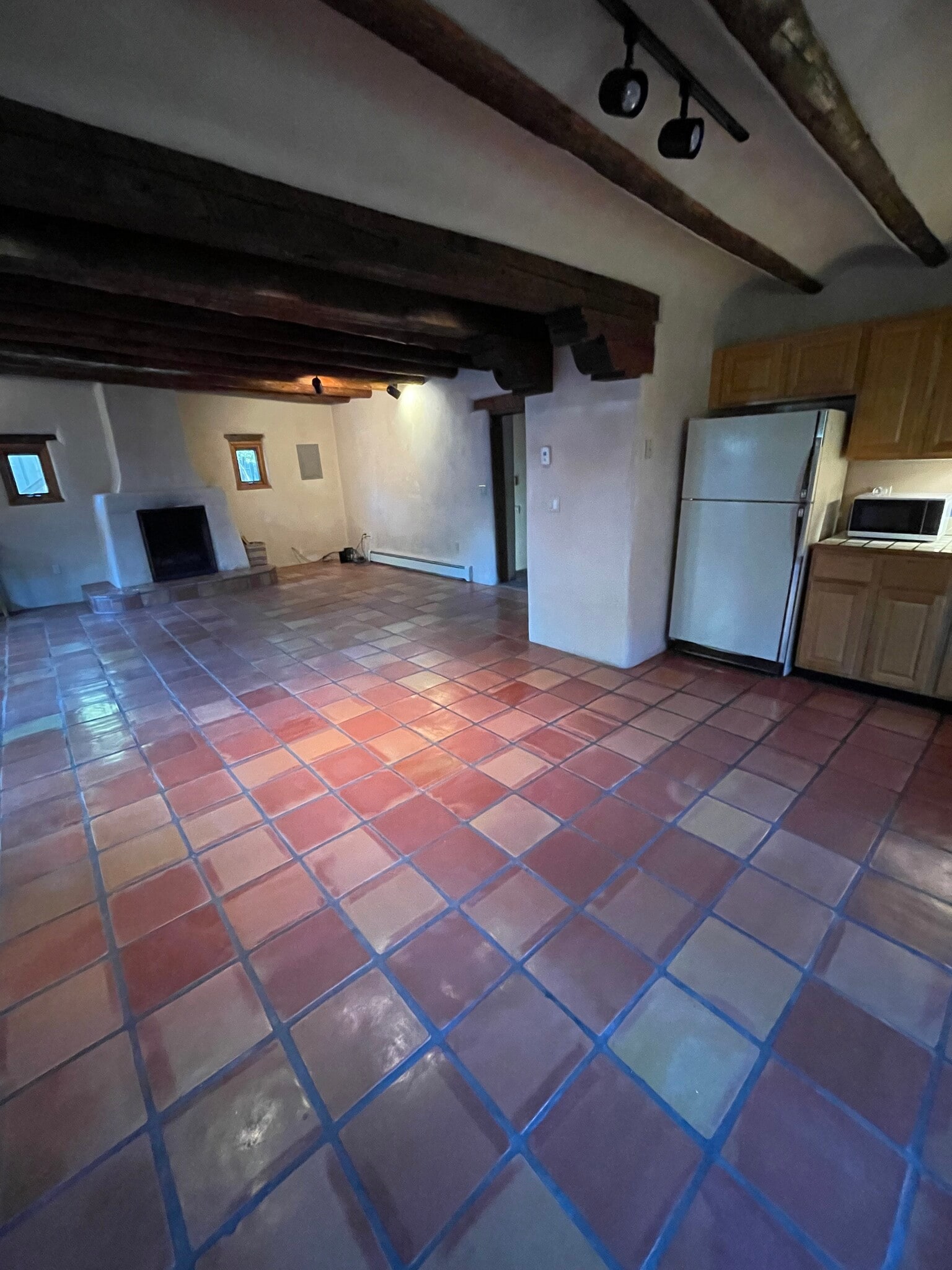 View of living area from kitchen - 1470B Bishops Lodge Rd