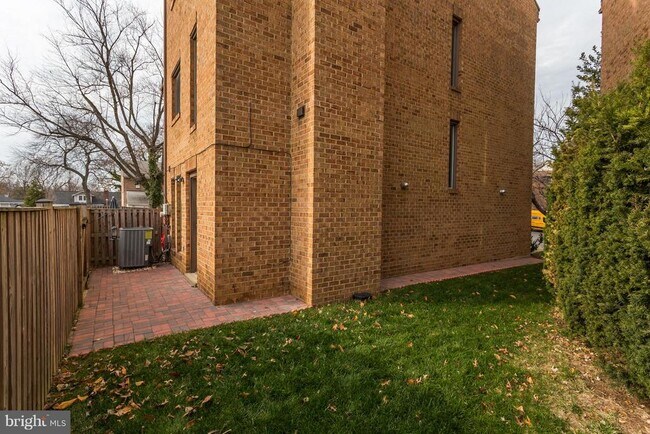 Building Photo - 4418 7th St N