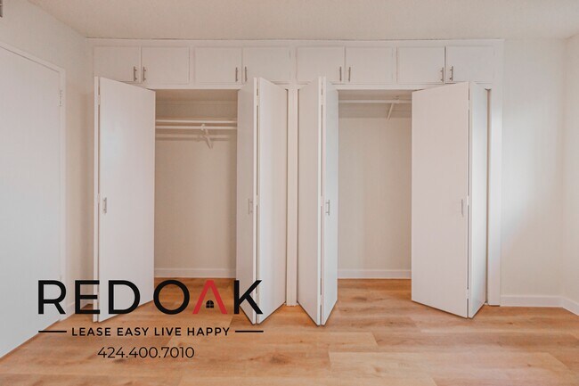 Building Photo - 319 S Clark Dr