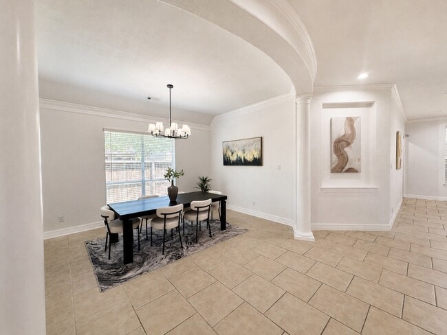Building Photo - 3301 Elm Creek Dr