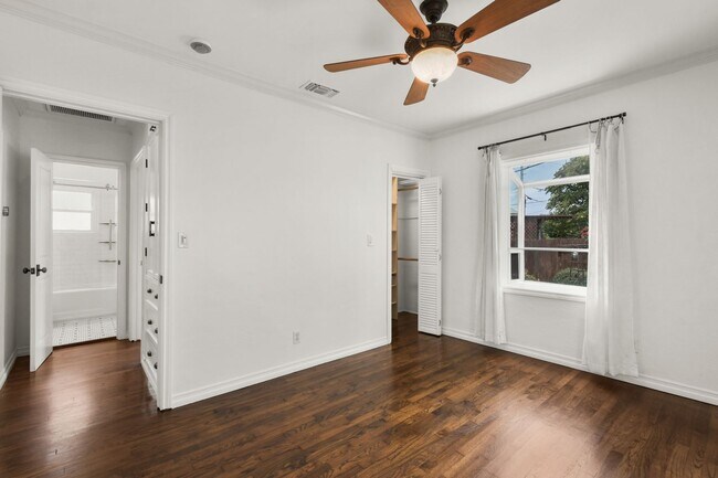 Building Photo - 4740 W Mountain View Dr