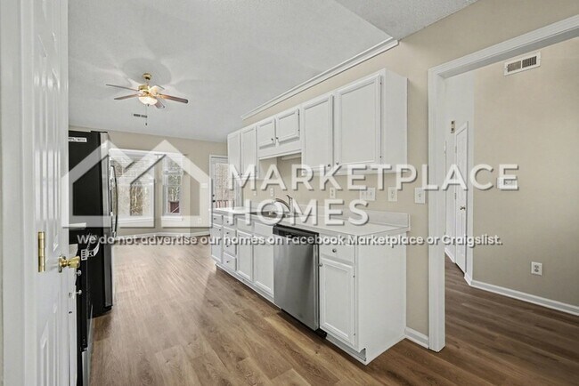 Building Photo - 3028 Dairy Farm Dr