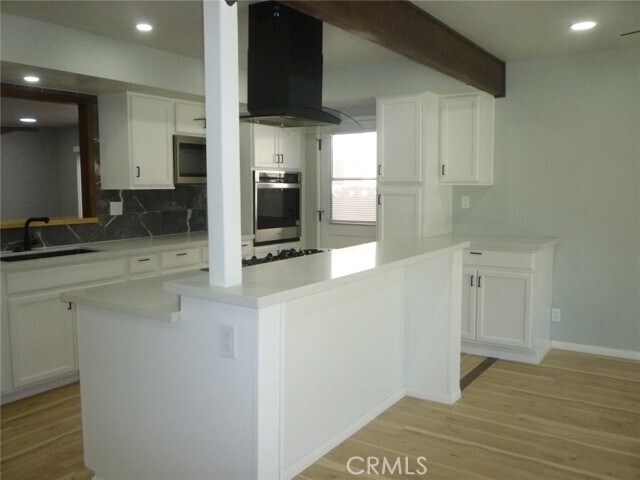 Building Photo - 1432 W 172nd St