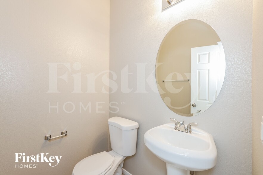 Building Photo - 3185 Strawberry Park Dr