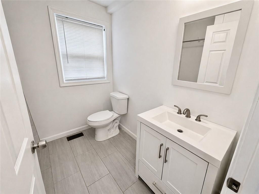 Building Photo - 35 Douglas Ave